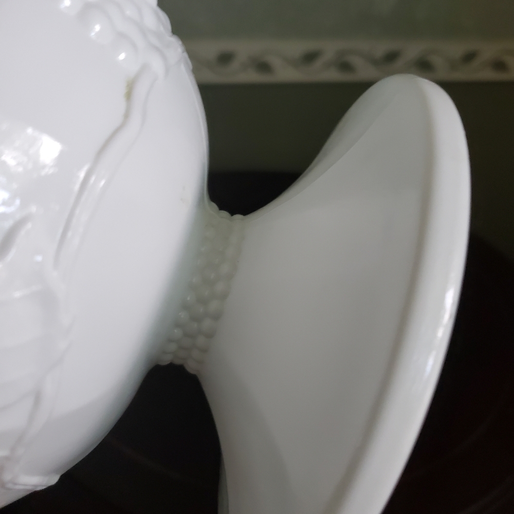 Vintage White Indiana Milk Glass Pitcher - Picture 7 of 8